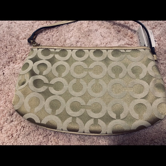 Coach Madison Sateen Wristlet! - Picture 2 of 6